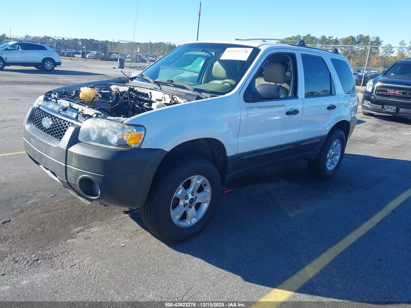 1FMYU03165KB24227 2005 FORD ESCAPE photo no. 2