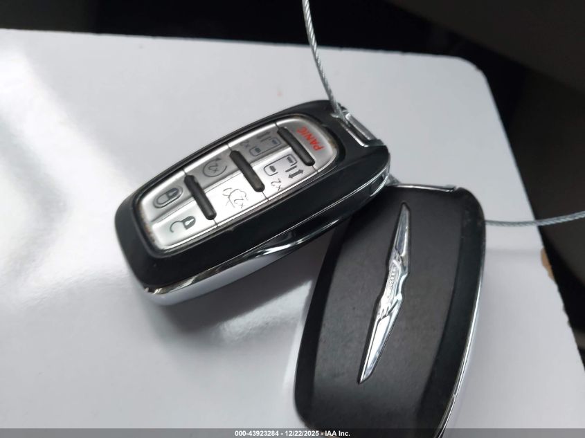 2020 Chrysler Pacifica Touring L VIN: 2C4RC1BG7LR114957 Lot: 43923284