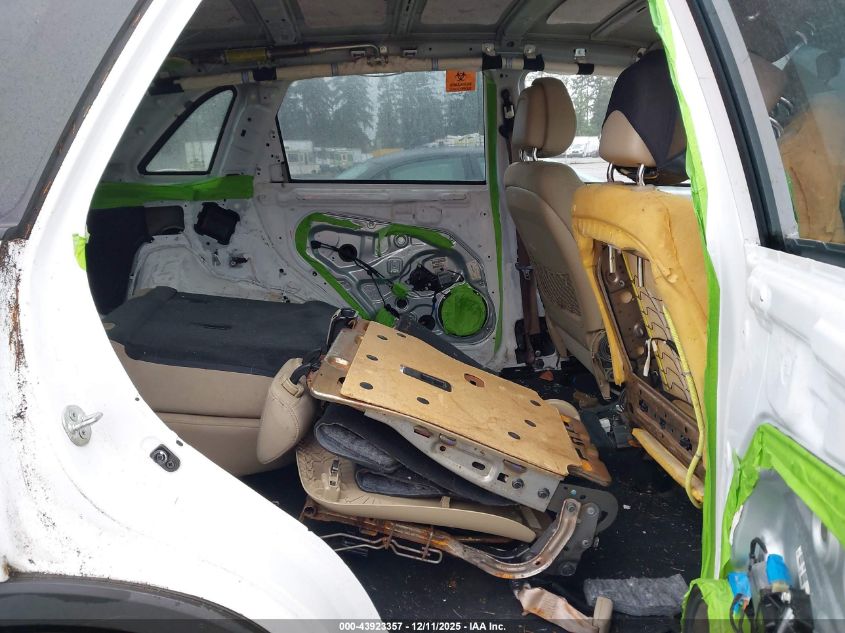 2011 Kia Sorento Lx VIN: 5XYKTCA17BG010479 Lot: 43923357