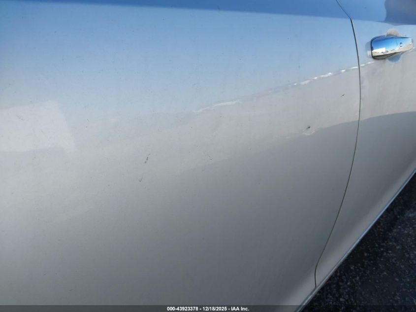 2012 Chrysler 300 Limited VIN: 2C3CCACG0CH266061 Lot: 43923378