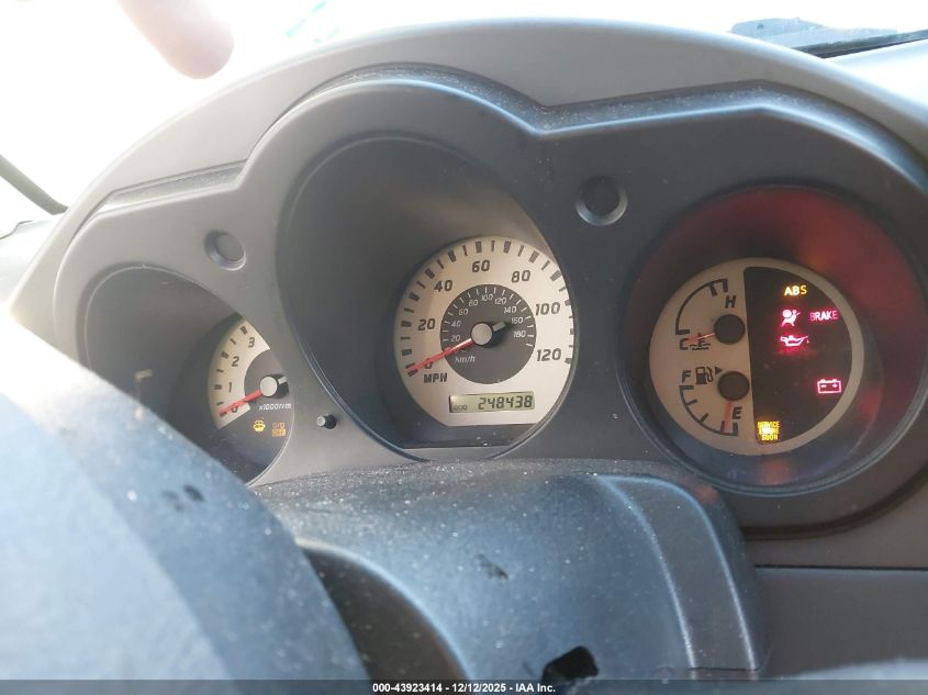 2004 Nissan Xterra Xe VIN: 5N1ED28T84C630823 Lot: 43923414