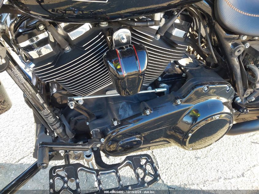 2018 Harley-Davidson Fltrxs Road Glide Special VIN: 1HD1KTC16JB616780 Lot: 43923480