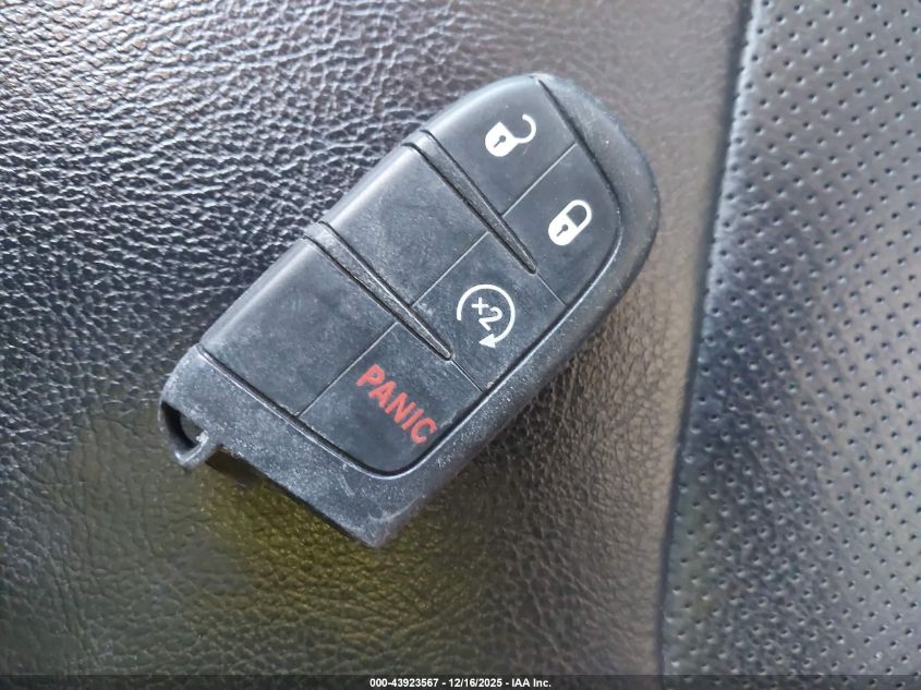 2017 Jeep New Compass Limited 4X4 VIN: 3C4NJDCB6HT680248 Lot: 43923567