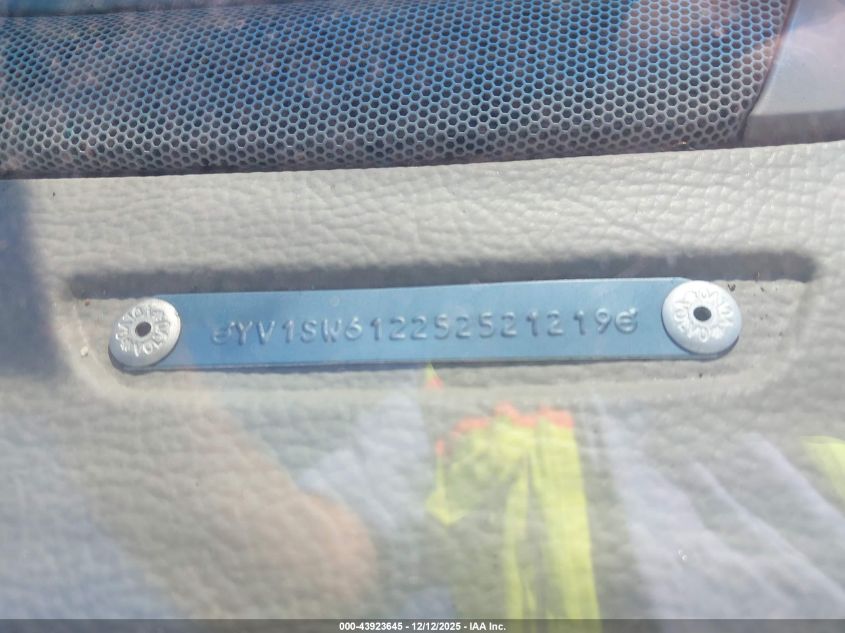 2005 Volvo V70 2.4 VIN: YV1SW612252521219 Lot: 43923645