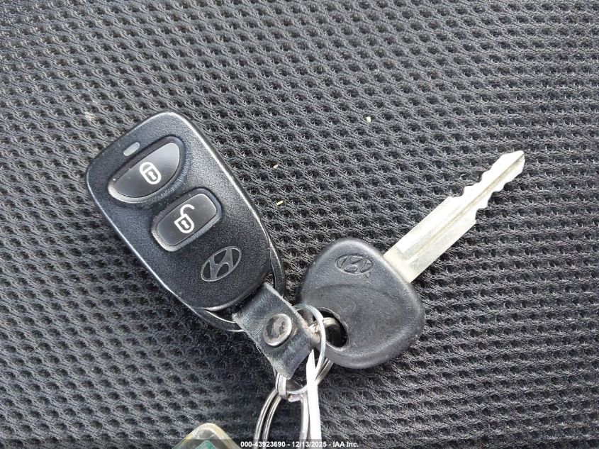 2005 Hyundai Tucson Gls/Lx VIN: KM8JN72D05U187217 Lot: 43923690