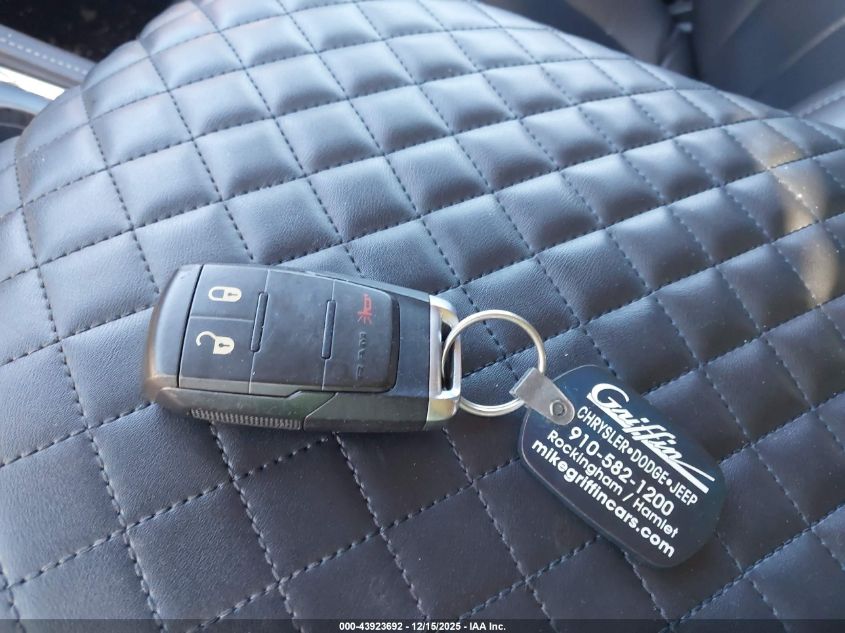 2023 Ford Expedition Xlt VIN: 1FMJU1H8XPEA51684 Lot: 43923692