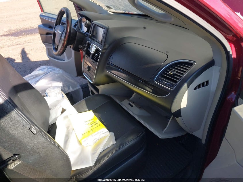 2013 Chrysler Town & Country Touring