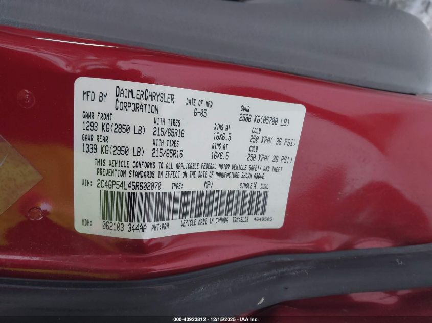 2005 Chrysler Town & Country Touring VIN: 2C4GP54L45R602070 Lot: 43923812