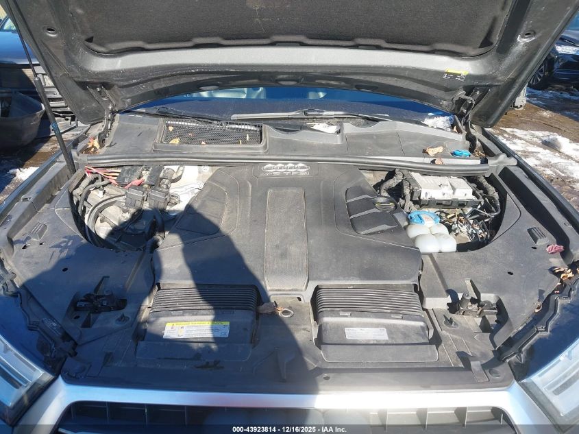 2017 Audi Q7 3.0T Premium VIN: WA1LAAF7XHD008125 Lot: 43923814