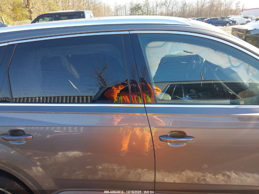 2017 Audi Q7 3.0T Premium VIN: WA1LAAF7XHD008125 Lot: 43923814