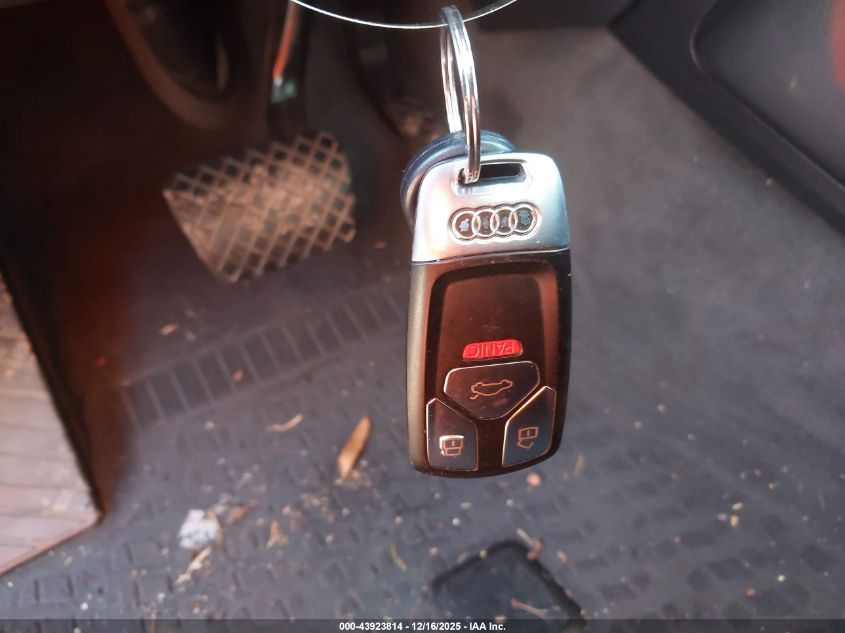 2017 Audi Q7 3.0T Premium VIN: WA1LAAF7XHD008125 Lot: 43923814