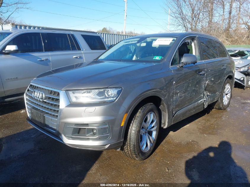 2017 Audi Q7 3.0T Premium VIN: WA1LAAF7XHD008125 Lot: 43923814