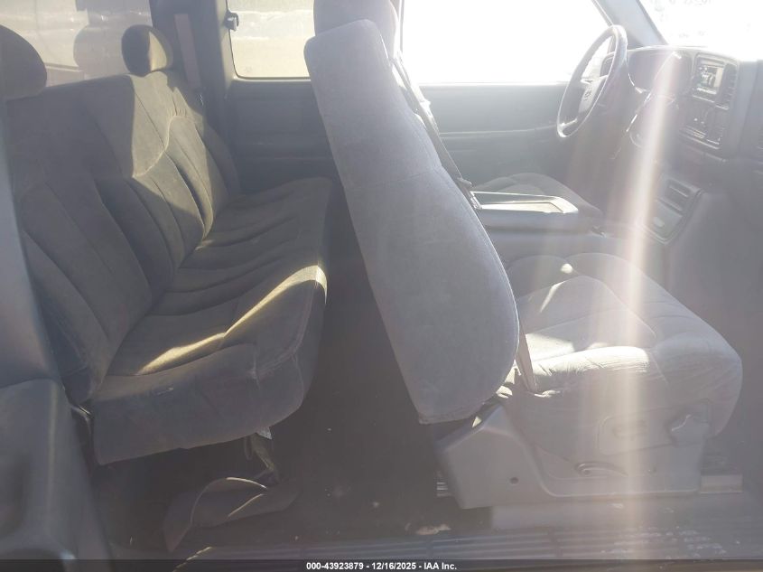 2000 Chevrolet Silverado 1500 Ls VIN: 2GCEC19T8Y1109242 Lot: 43923879