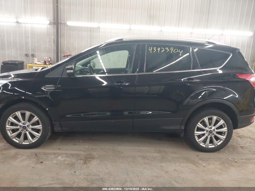 2017 Ford Escape Titanium VIN: 1FMCU9J9XHUC95711 Lot: 43923904