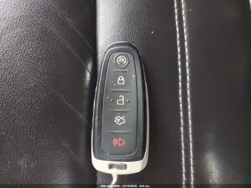 2017 Ford Escape Titanium VIN: 1FMCU9J9XHUC95711 Lot: 43923904