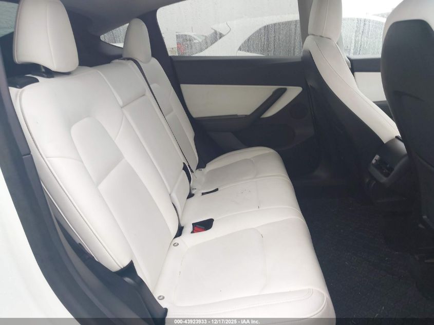 2020 Tesla Model Y Long Range Dual Motor All-Wheel Drive VIN: 5YJYGDEE3LF032585 Lot: 43923933