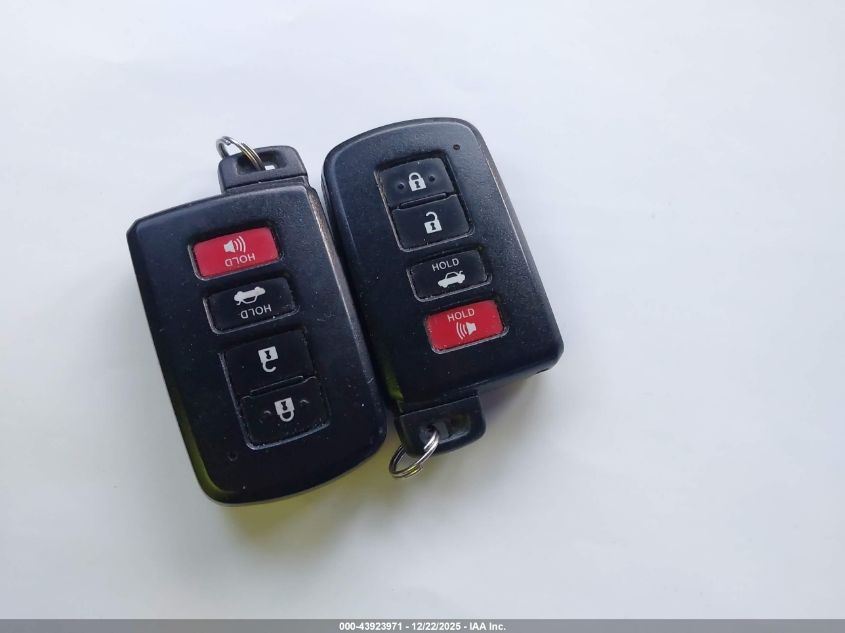 2017 Toyota Corolla Se Special Edition VIN: 5YFBURHE4HP642241 Lot: 43923971