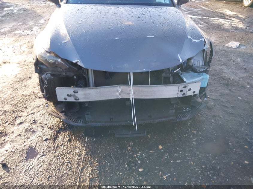 Lexus IS 250 — thumbnail 6