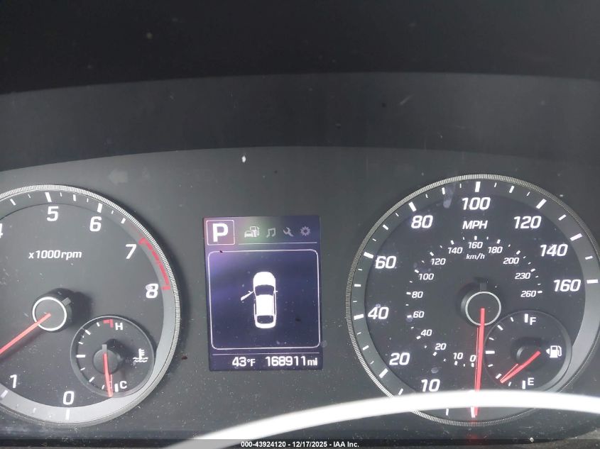 2017 Hyundai Sonata Sport 2.0T VIN: 5NPE34AB0HH580692 Lot: 43924120