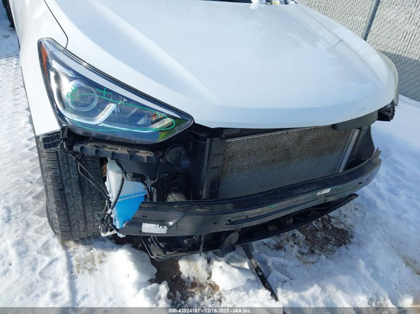 2017 Hyundai Santa Fe Sport 2.4L VIN: 5NMZUDLB0HH051803 Lot: 43924187