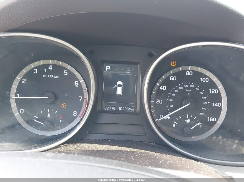 2017 Hyundai Santa Fe Sport 2.4L VIN: 5NMZUDLB0HH051803 Lot: 43924187