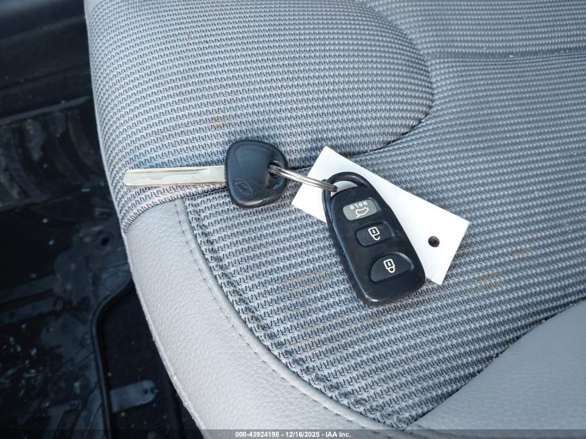 2012 Hyundai Veloster Base W/Gray VIN: KMHTC6AD3CU076152 Lot: 43924198