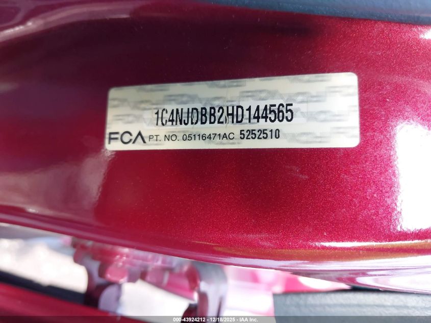 2017 Jeep Compass Sport 4X4 VIN: 1C4NJDBB2HD144565 Lot: 43924212