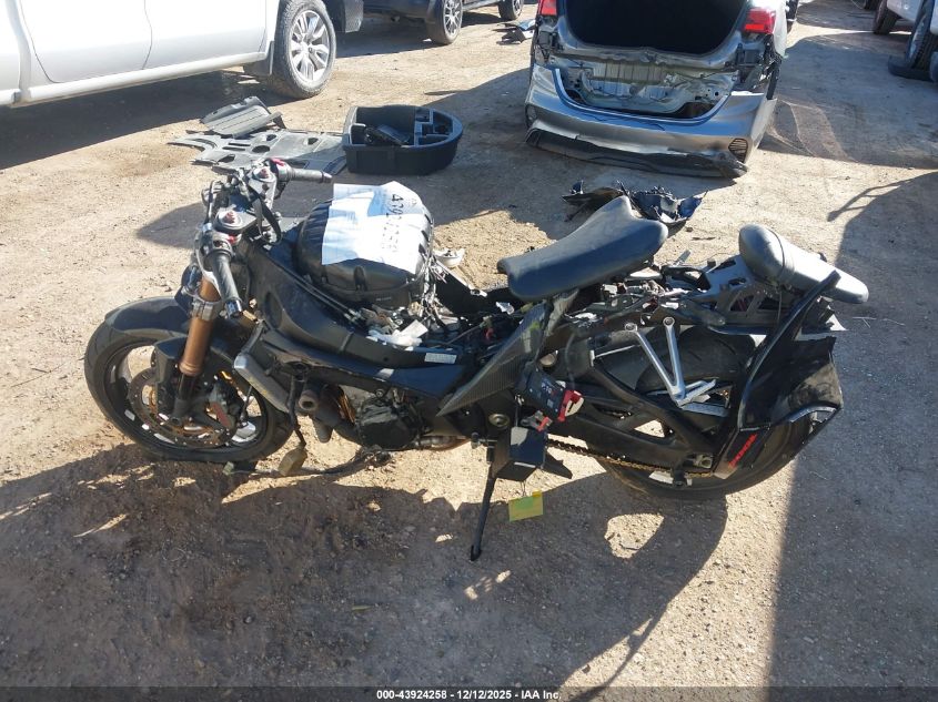 2006 Suzuki Gsx-R1000 VIN: JS1GT76AX62112746 Lot: 43924258