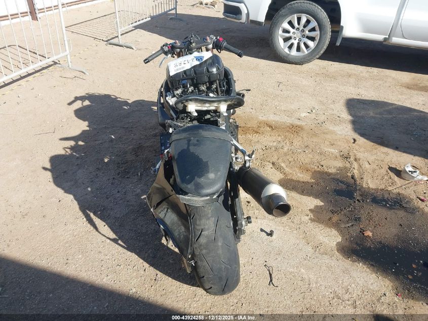 2006 Suzuki Gsx-R1000 VIN: JS1GT76AX62112746 Lot: 43924258