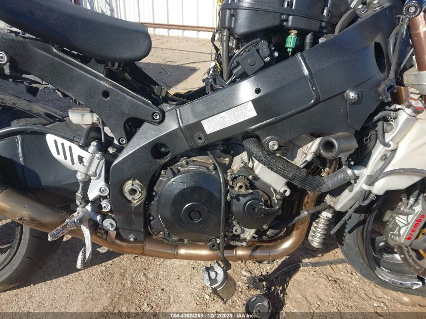 2006 Suzuki Gsx-R1000 VIN: JS1GT76AX62112746 Lot: 43924258