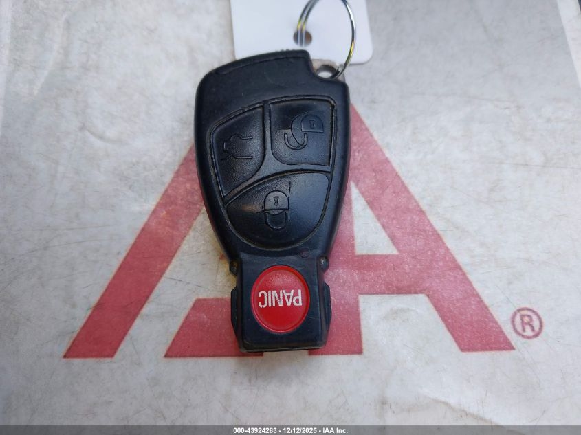 2001 Mercedes-Benz Clk 320 VIN: WDBLK65G51T076067 Lot: 43924283