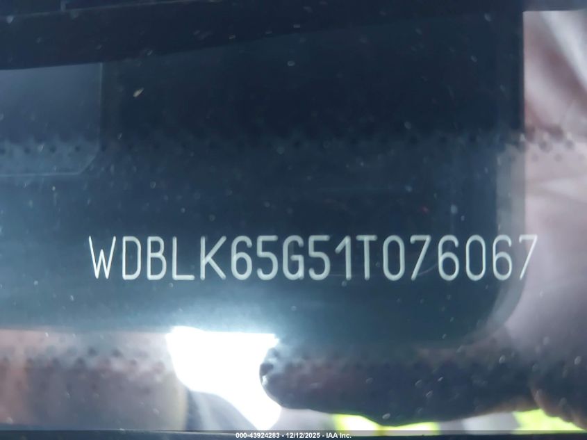 2001 Mercedes-Benz Clk 320 VIN: WDBLK65G51T076067 Lot: 43924283