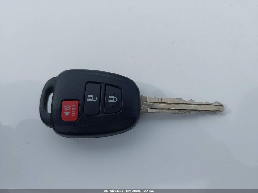 2017 Toyota Rav4 Xle VIN: JTMWFREV9HJ118734 Lot: 43924286