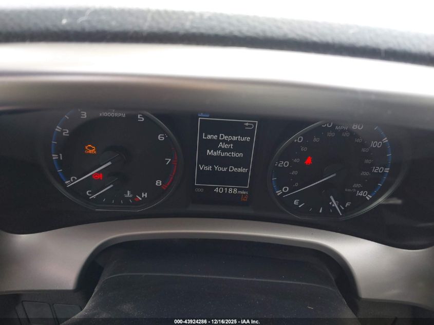 2017 Toyota Rav4 Xle VIN: JTMWFREV9HJ118734 Lot: 43924286