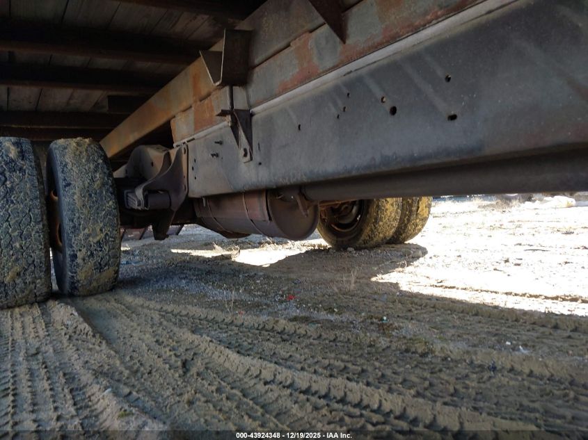 2002 Ford E-350 Cutaway Standard VIN: 1FDWE35L02HB17674 Lot: 43924348