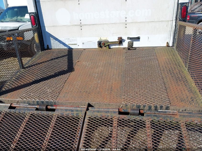 2002 Ford E-350 Cutaway Standard VIN: 1FDWE35L02HB17674 Lot: 43924348