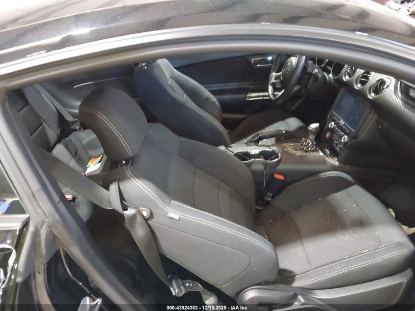 2017 Ford Mustang V6