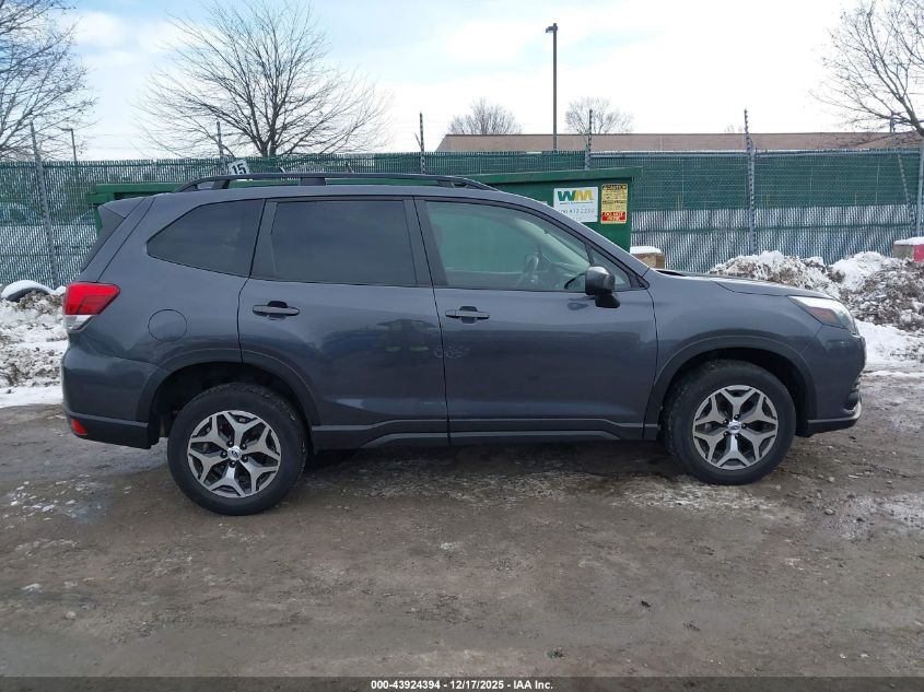 2022 Subaru Forester Premium VIN: JF2SKADC7NH411130 Lot: 43924394