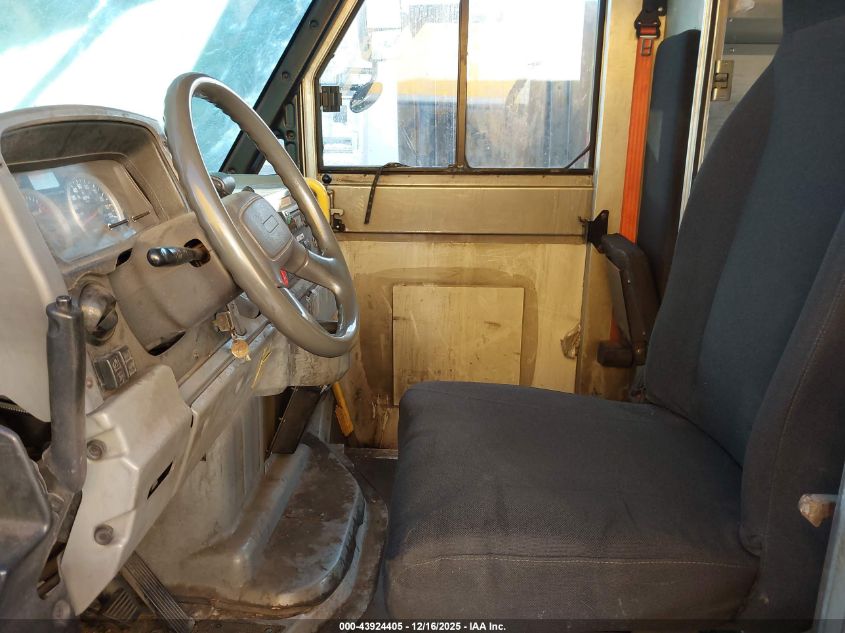 2017 Isuzu Reach VIN: JALB4T174H7W00547 Lot: 43924405