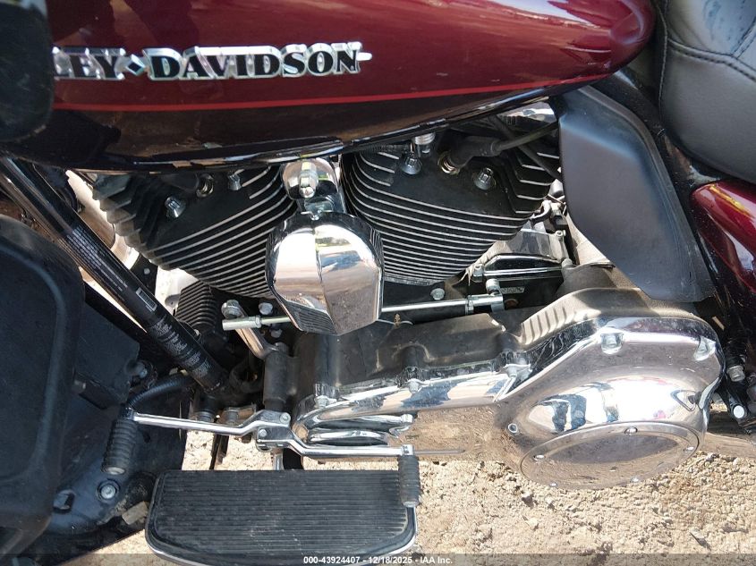 2015 Harley-Davidson Flhtkl Ultra Limited Low VIN: 1HD1KKL15FB628582 Lot: 43924407