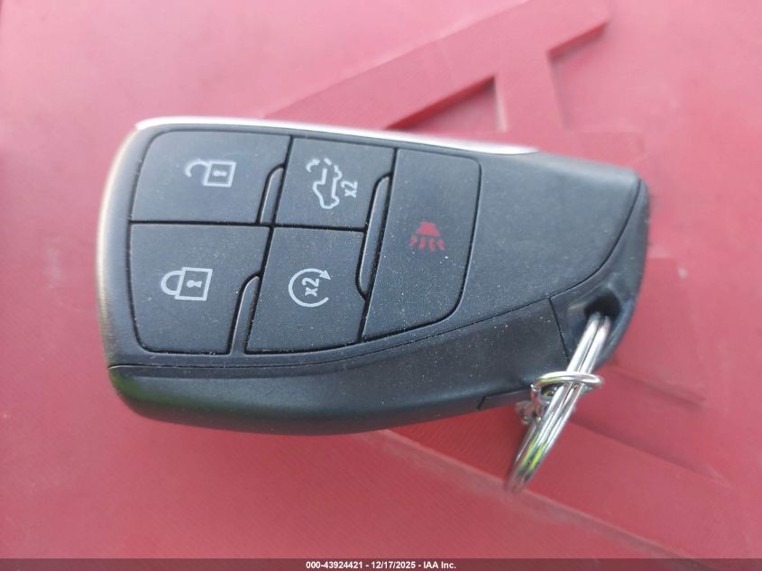 2025 Chevrolet Silverado 1500 4Wd Short Bed Rst VIN: 1GCUKEED1SZ150783 Lot: 43924421