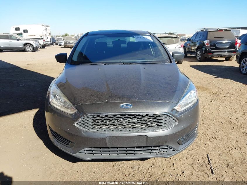 2018 Ford Focus S VIN: 1FADP3E2XJL313247 Lot: 43924438