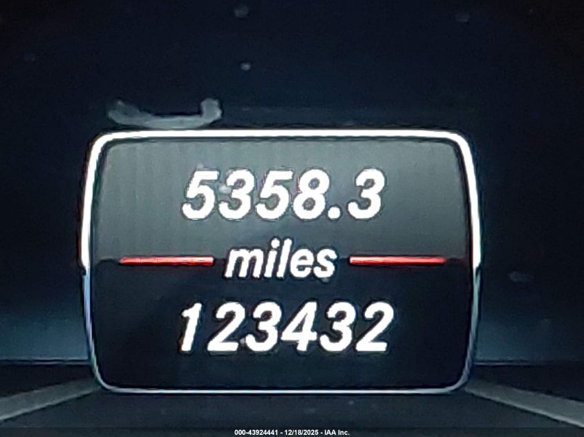 2013 Mercedes-Benz E 350 4Matic VIN: WDDHF8JB2DA738999 Lot: 43924441