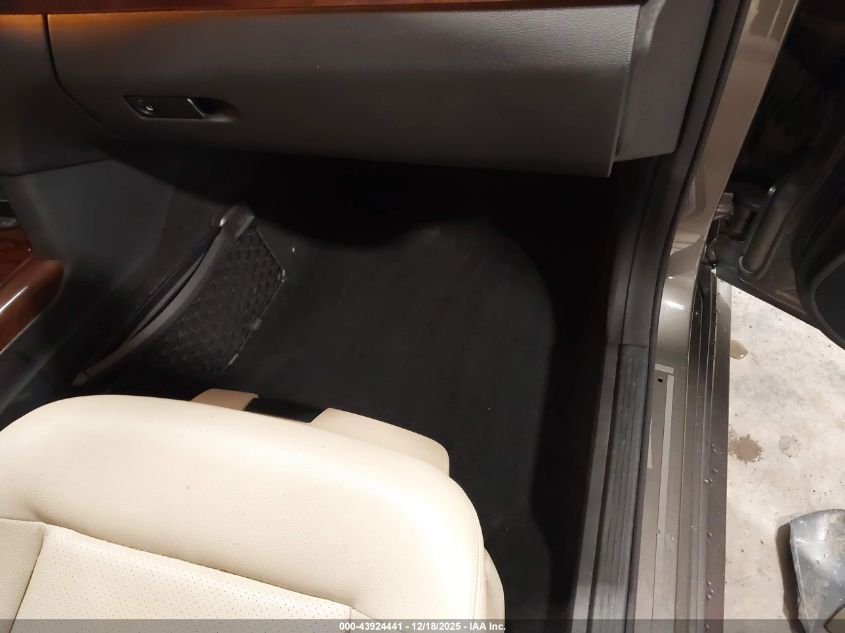 2013 Mercedes-Benz E 350 4Matic VIN: WDDHF8JB2DA738999 Lot: 43924441