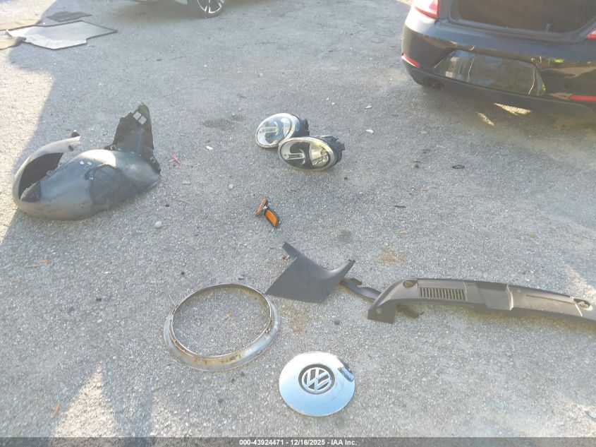 2013 Volkswagen Beetle 2.5L VIN: 3VWJP7AT5DM604130 Lot: 43924471