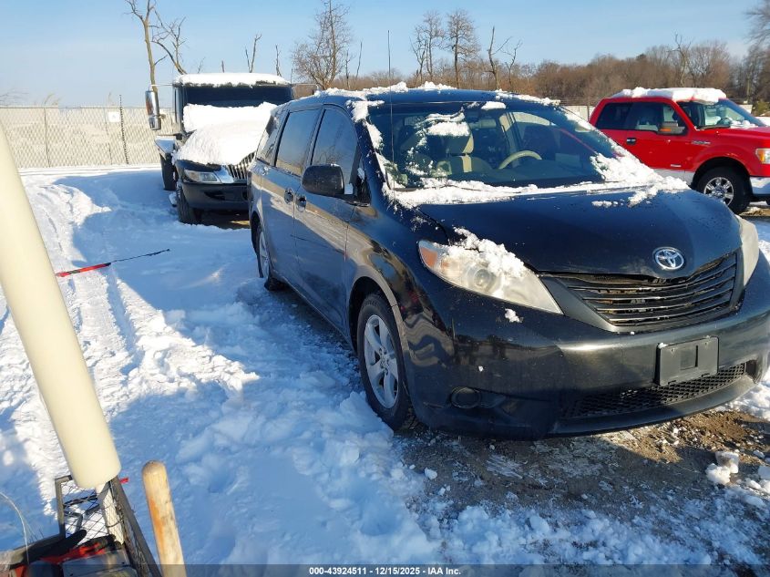 TOYOTA SIENNA BASE V6