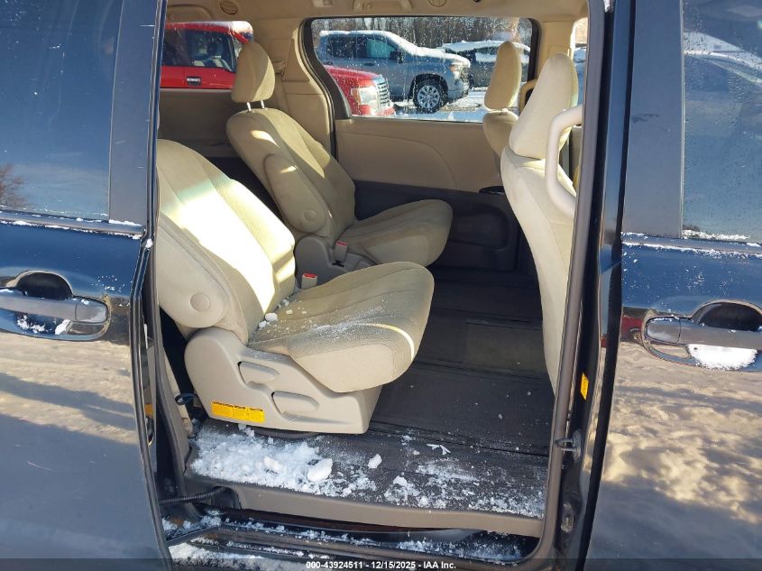 2011 Toyota Sienna Base V6 VIN: 5TDZK3DC5BS153819 Lot: 43924511