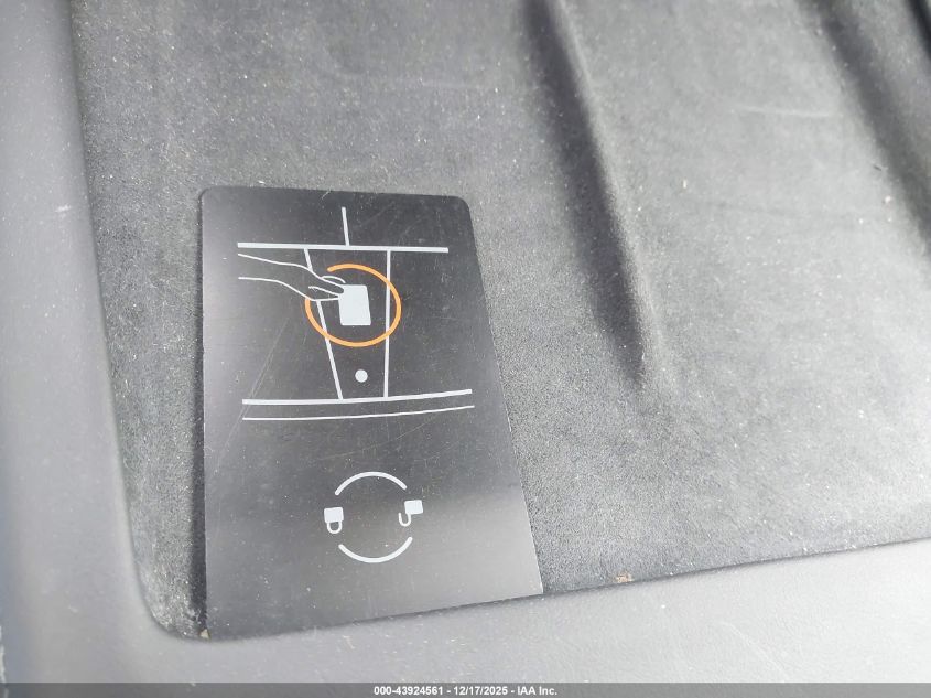 2025 Tesla Model 3 Long Range Rear-Wheel Drive/Standard Rear-Wheel Drive VIN: 5YJ3E1EA0SF976399 Lot: 43924561