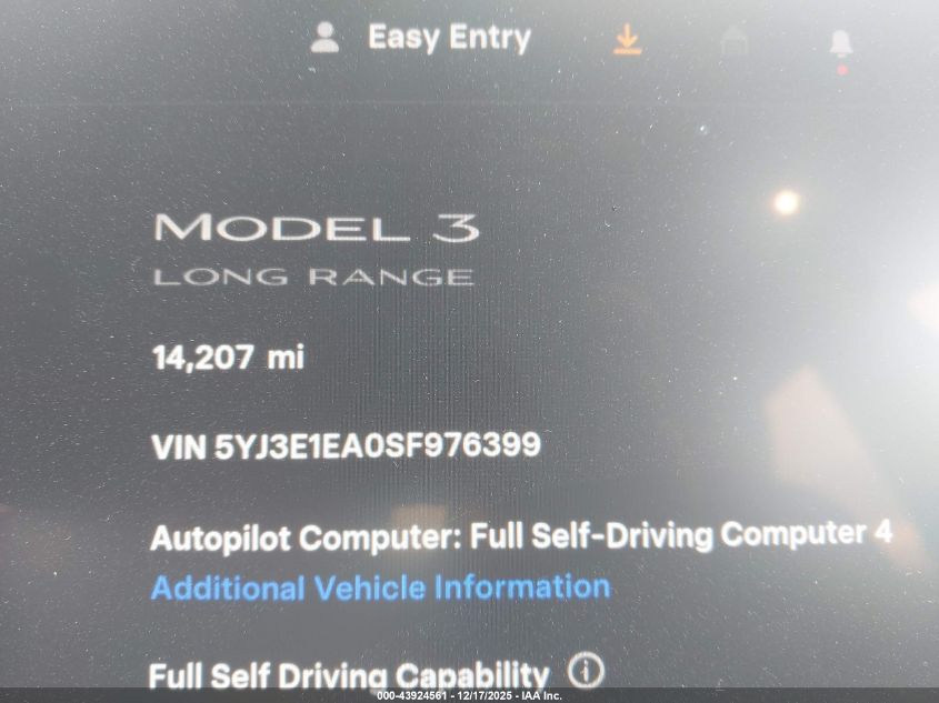 2025 Tesla Model 3 Long Range Rear-Wheel Drive/Standard Rear-Wheel Drive VIN: 5YJ3E1EA0SF976399 Lot: 43924561