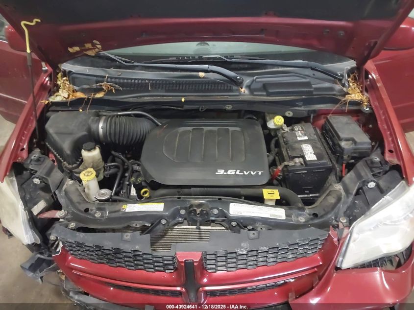 2011 Dodge Grand Caravan R/T VIN: 2D4RN7DG3BR710790 Lot: 43924641